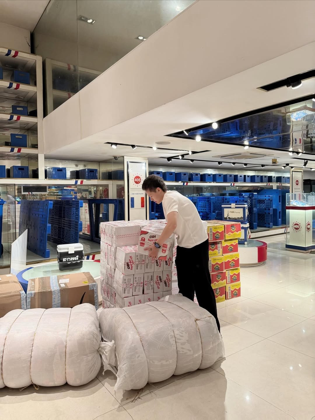 Hoạt động của Joyce Phạm là một trong số hàng ngàn nghĩa cử đẹp đang diễn ra trên khắp cả nước. (Ảnh: IGNV)