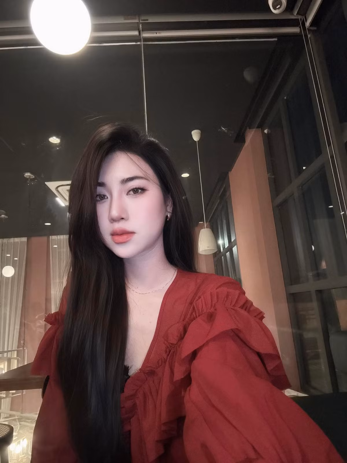 Cô nàng để lại ấn tượng với gương mặt ưa nhìn cùng nhiều lần xuất hiện cùng anh trai trên mạng xã hội với những màn “troll” hài hước.