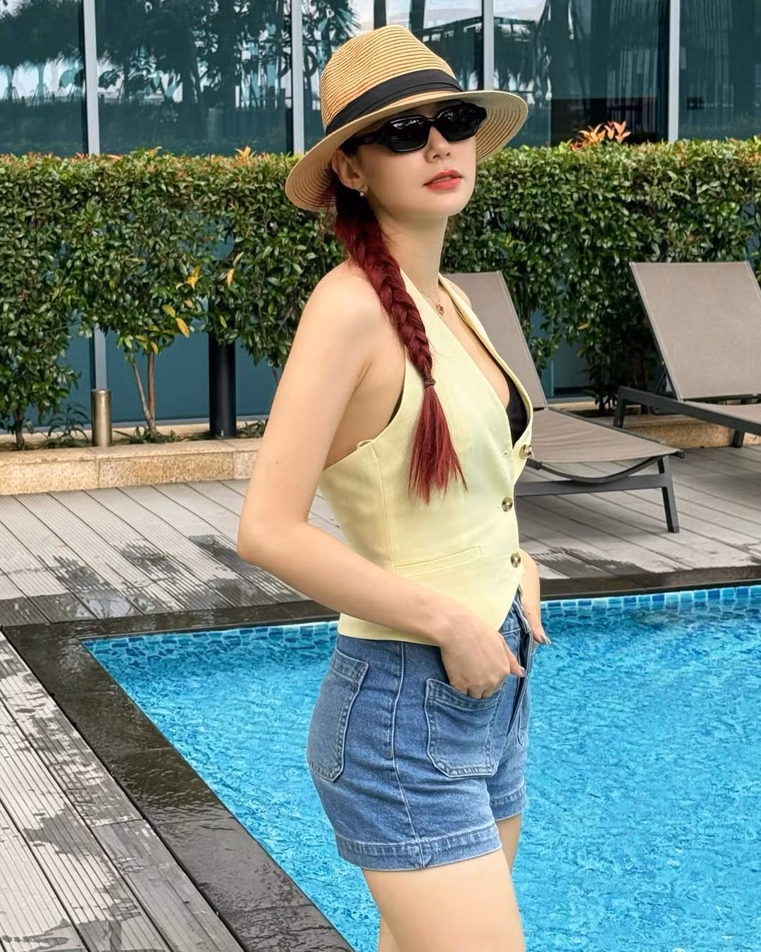 Chia sẻ về việc giữ dáng sau sinh, Minh Hằng tiết lộ cô áp dụng chế độ ăn uống khoa học kết hợp luyện tập đều đặn.