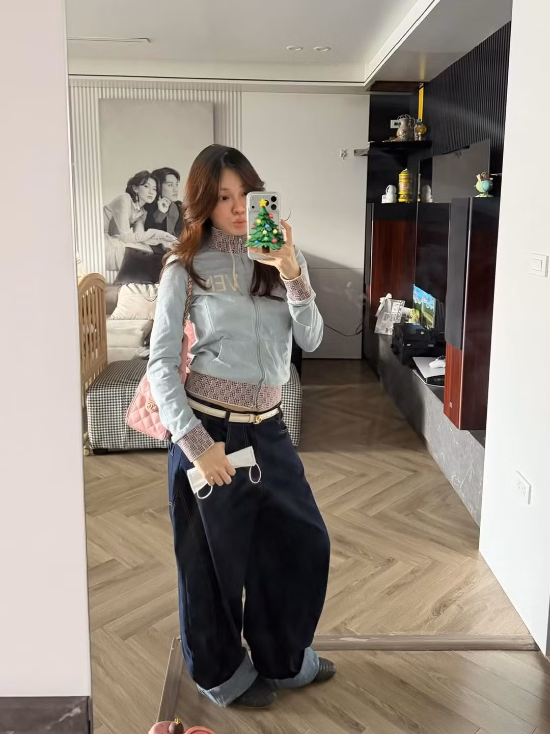 Không chỉ vậy, dù là mẹ bỉm sữa, cô vẫn giữ được thần thái tự tin, cuốn hút và đặc biệt là vóc dáng "vạn người mê". (Ảnh: IGNV)