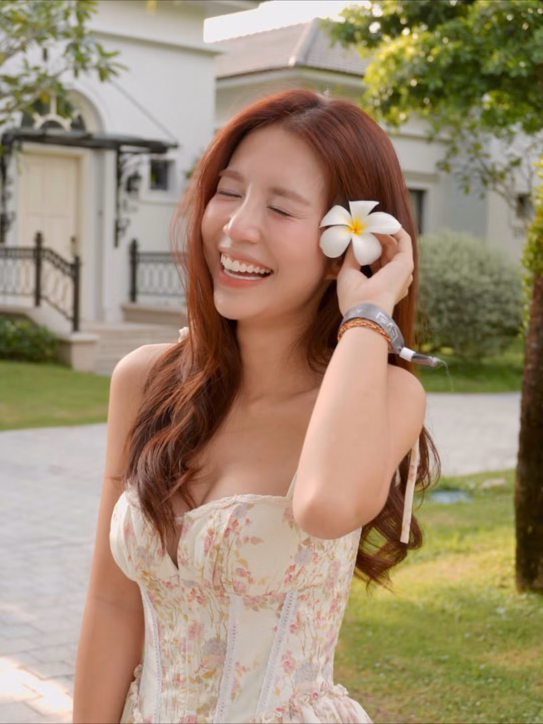 Đặc biệt, trong những khoảnh khắc nghỉ dưỡng gần đây được cô nàng chia sẻ, Mẫn Tiên đã cho thấy vẻ đẹp nhuận sắc, mặn mà cùng phong thái ngày càng gợi cảm và cuốn hút. (Ảnh: IGNV)