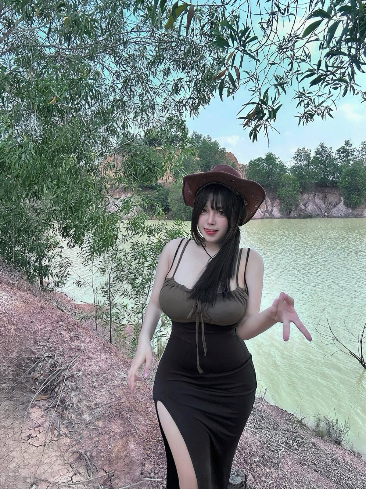 Nhiều người còn ví cô như "tiên nữ giáng trần" hay "nàng thơ giữa đời thực". (Ảnh: FBNV)