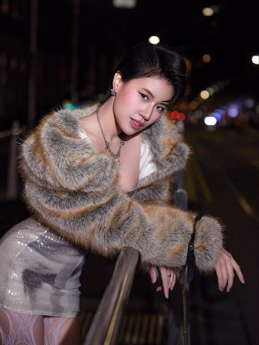 Thời gian qua, không chỉ gây ấn tượng bằng tài năng âm nhạc, Pháo còn thu hút sự chú ý nhờ phong cách thời trang cá tính và nhan sắc ngày càng thăng hạng.