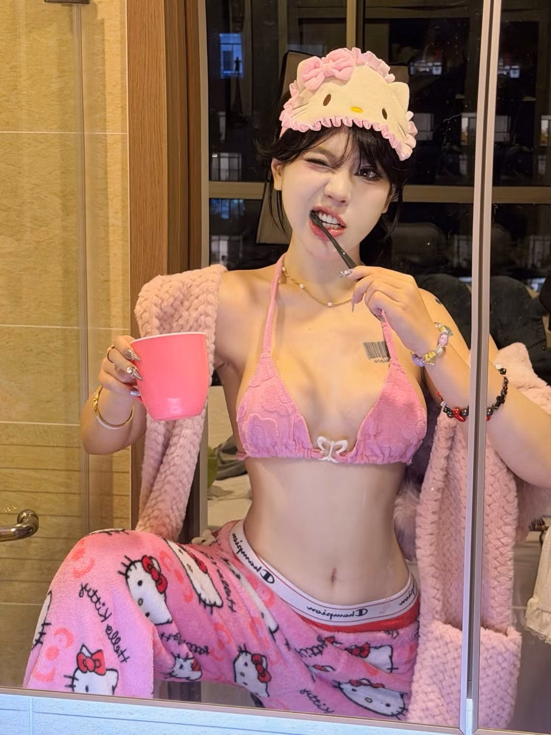 Cô nàng thường xuyên thử sức với nhiều hình tượng khác nhau, từ ngọt ngào, dịu dàng, quyến rũ cho đến cool ngầu, ma mị. (Ảnh: IGNV)