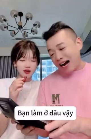 Ngoài ra, trông một vài khung hình, Tôn Bằng cũng tiết lộ đã về ra mắt gia đình bạn gái.