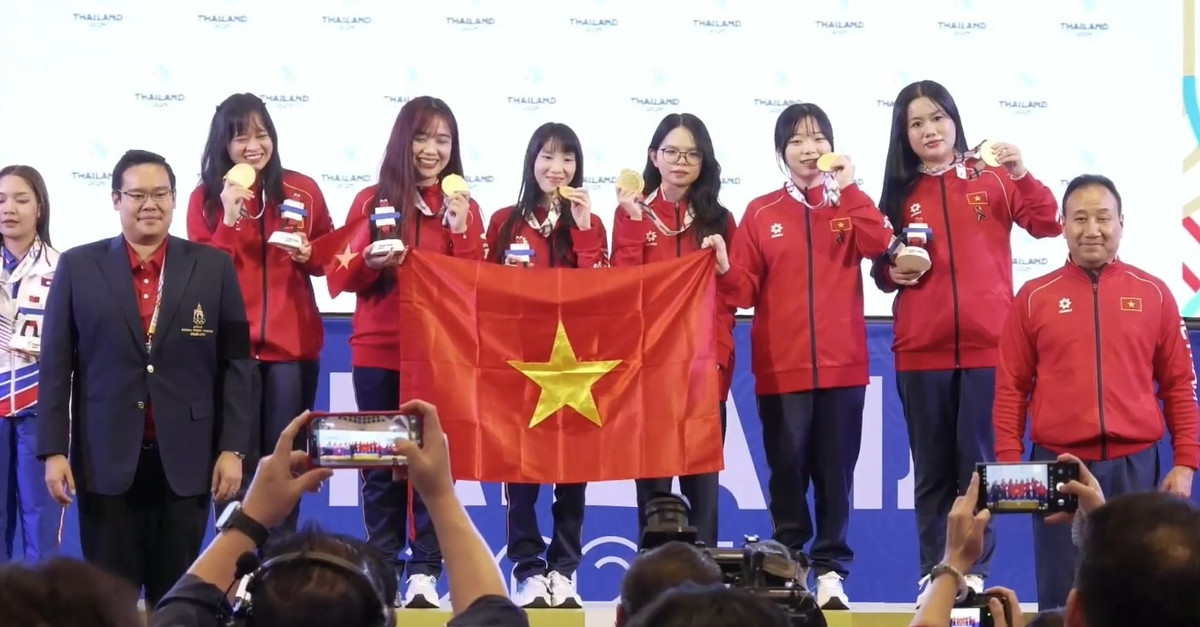 Chiều 16/12, tại trận chung kết bộ môn Liên Quân đồng đội nữ SEA Games 33, đội tuyển Liên Quân Việt Nam đã thể hiện một phong độ hủy diệt, áp đảo tuyển Lào với chiến thắng tuyệt đối 4-0, qua đó đã mang về tấm HCV tiếp theo cho đoàn thể thao Việt Nam tại kỳ SEA Games lần này. (Ảnh: Cao Thủ Liên Quân)