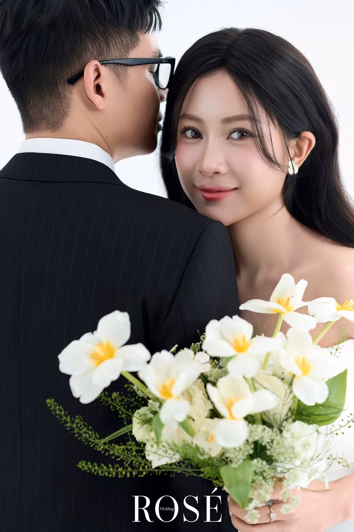 Streamer "Nắng" (tên thật là Đàm Thanh Huyền, SN 1998) từng gây ấn tượng với nhan sắc trong trẻo, xinh đẹp cùng cuộc chiến chống lại căn bệnh ung thư quái ác đầy xúc động. (Ảnh: Rosé Wedding)