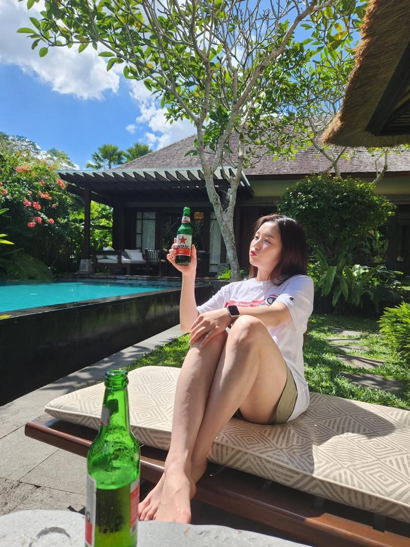 Ngoài ra, cô vẫn sẽ duy trì hoạt động trên kênh vlog để chia sẻ cuộc sống thường nhật và hành trình làm mẹ của mình.