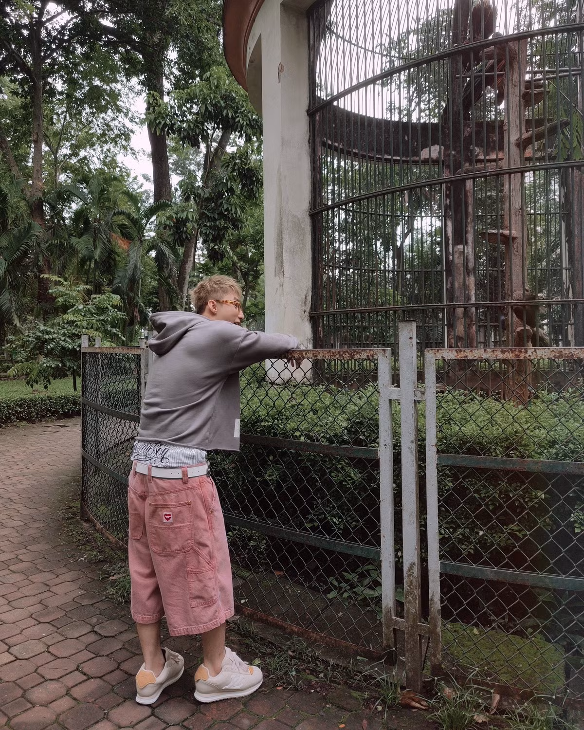 Địa điểm tưởng chừng quen thuộc này, cùng với sự xuất hiện của một trong những nghệ sĩ có sức ảnh hưởng bậc nhất showbiz Việt, đã nhanh chóng thu hút hàng trăm nghìn lượt tương tác và trở thành chủ đề bàn tán sôi nổi. (Ảnh: FBNV)