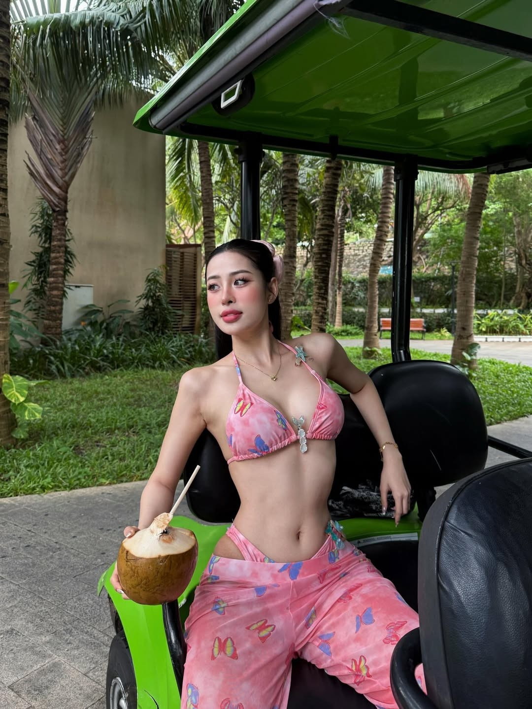 Bên cạnh công việc mẫu ảnh, cô còn được biết đến với vai trò là một KOL có tầm ảnh hưởng trong lĩnh vực làm đẹp và thời trang tại TP.HCM. (Ảnh: IGNV)