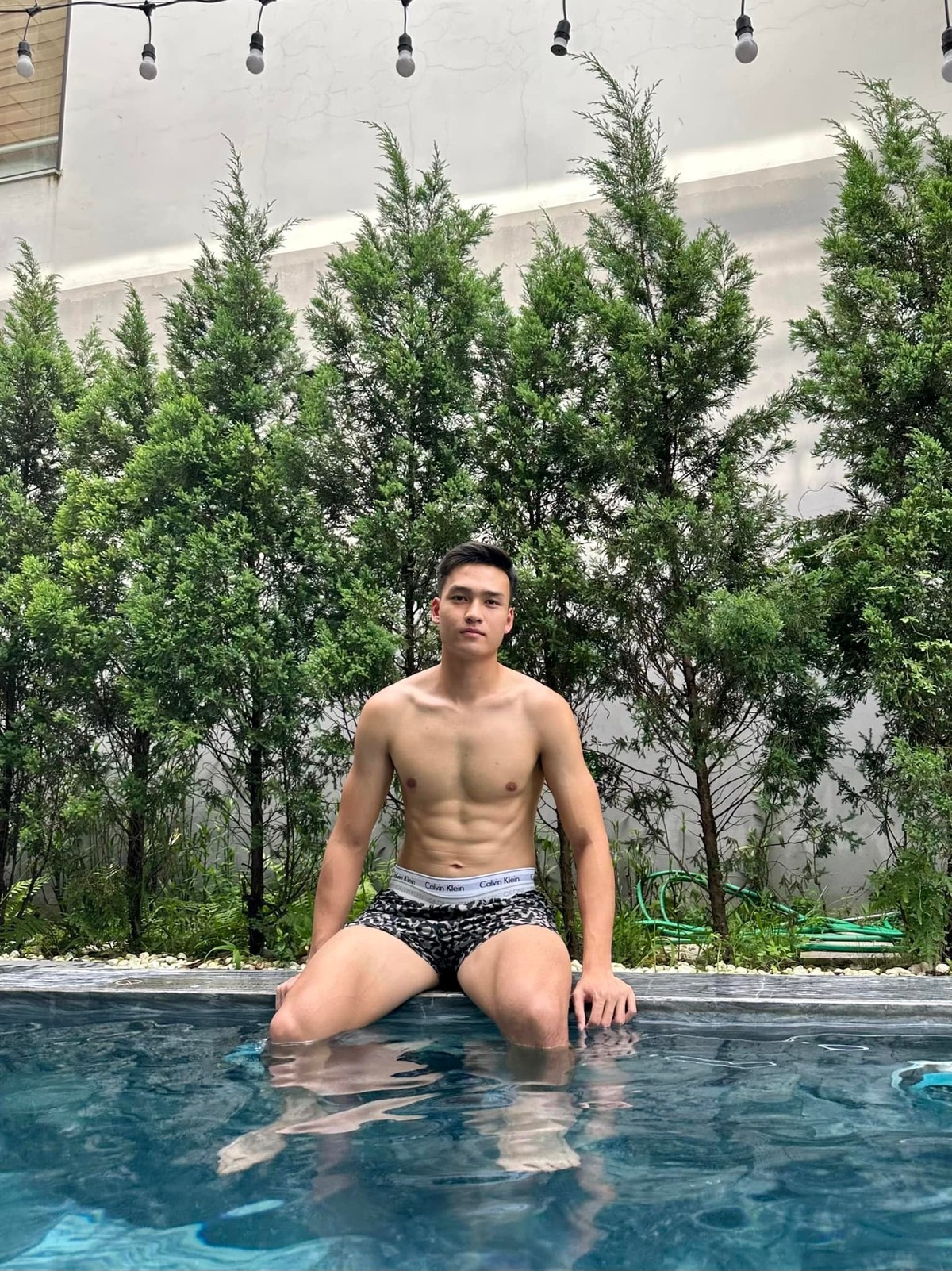 Dù nhận được nhiều sự chú ý, nam cầu thủ khá kín tiếng về đời sống cá nhân. Anh tập trung cho thi đấu và chăm lo cho gia đình. (Ảnh: Facebook Bùi Hoàng Việt Anh)