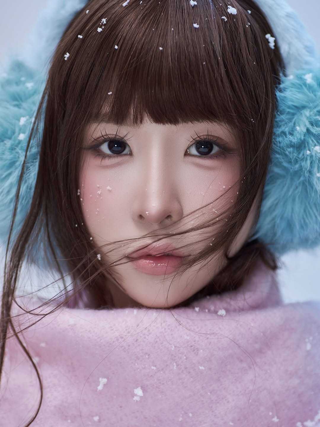 Thường được biết đến với phong cách nữ tính, ngọt ngào pha nét quyến rũ, Tammy Phạm mới đây một lần nữa đốn tim người hâm mộ với bộ ảnh ngập tràn không khí mùa đông lạnh giá. Với nhan sắc trong trẻo và thần thái cuốn hút, cô nàng nhanh chóng nhận về "cơn mưa" lời khen từ người hâm mộ.(Ảnh: IGNV)