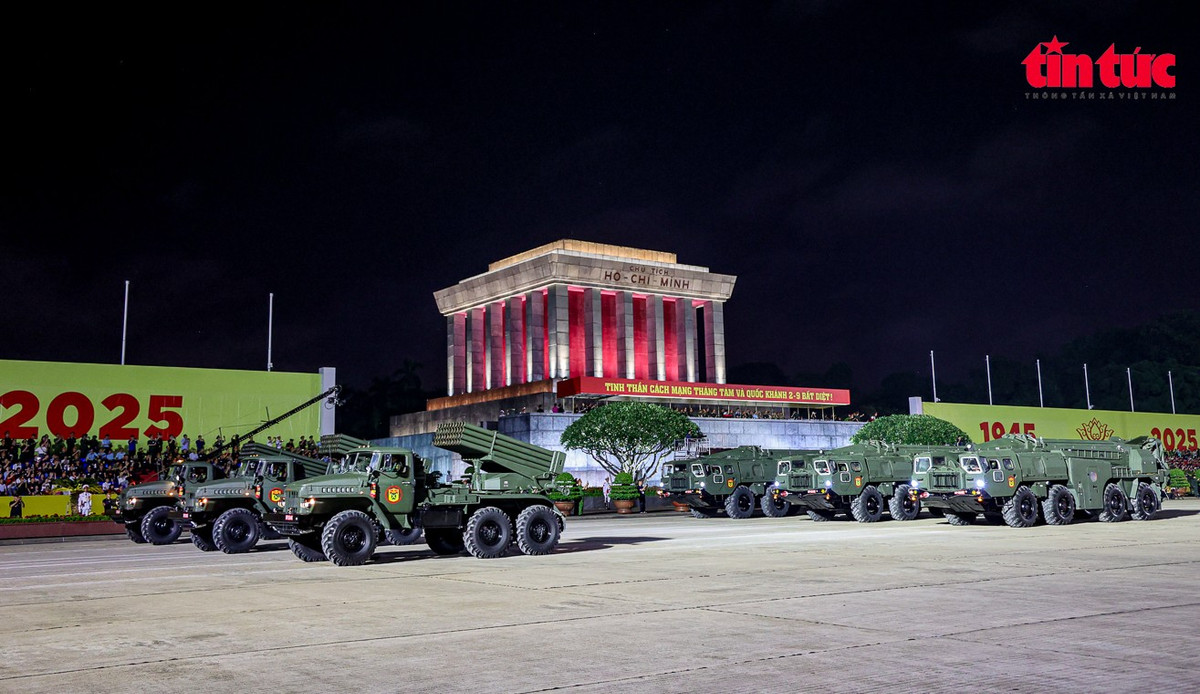 View - Sau 40 năm, dàn khí tài "khủng" lại diễu hành trên Quảng trường Ba Đình | Báo Tri thức và Cuộc sống - TIN TỨC PHỔ BIẾN KIẾN THỨC 24H
