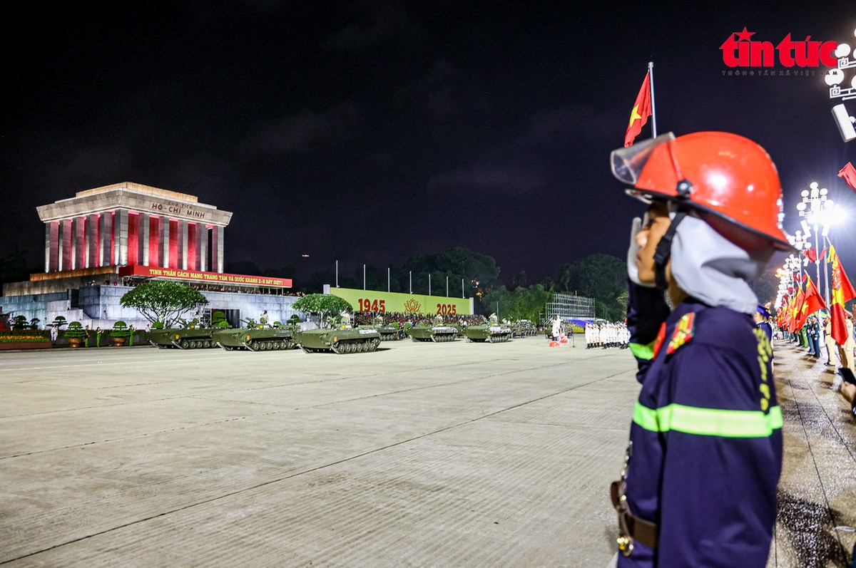 View - Sau 40 năm, dàn khí tài "khủng" lại diễu hành trên Quảng trường Ba Đình | Báo Tri thức và Cuộc sống - TIN TỨC PHỔ BIẾN KIẾN THỨC 24H