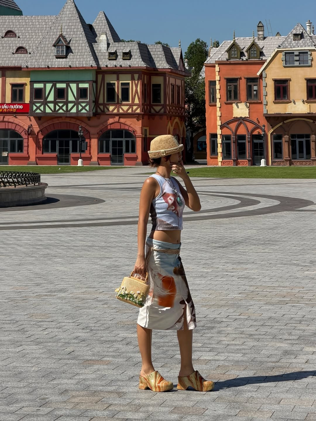 Trong showbiz, Quỳnh Anh Shyn vốn nổi tiếng là cô nàng có vòng bạn bè thân thiết và chất lượng. Đặc biệt sau chương trình "Em xinh say hi", cô nàng thường có sự tương tác thân thiết với hội chị em, cùng nhau đi du lịch tại nhiều địa điểm khác nhau. (Ảnh: IGNV)