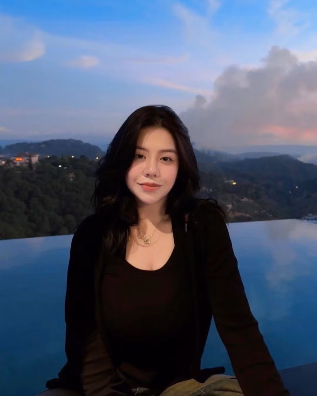 Khác với chị cả nổi tiếng là Joyce Phạm, Susie chọn cho mình một cuộc sống tương đối kín tiếng và ít khi xuất hiện trên mạng xã hội hay trước truyền thông. (Ảnh: IGNV)