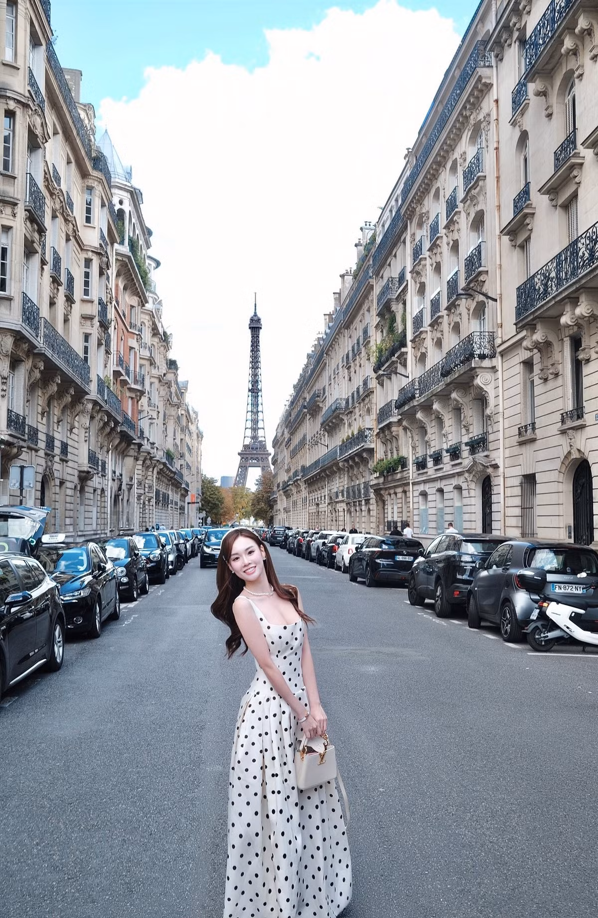 Nguyễn Ngọc Mai từng lọt top 10 Nữ sinh thanh lịch Học viện Tài chính 2016. Cô nàng cũng là nữ tiếp viên hàng không xinh đẹp được nhiều người biết đến trên mạng xã hội. (Ảnh: FBNV)