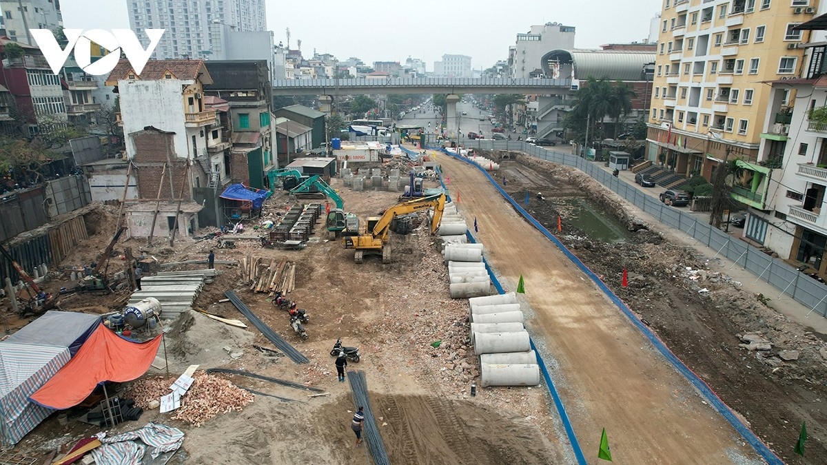 Dự án đường Vành đai 1, đoạn Hoàng Cầu - Voi Phục (Hà Nội) đã chính thức thông xe kỹ thuật ngày 15/1. Điểm đầu tuyến là nút giao Hoàng Cầu điểm cuối tại nút giao thông Voi Phục.