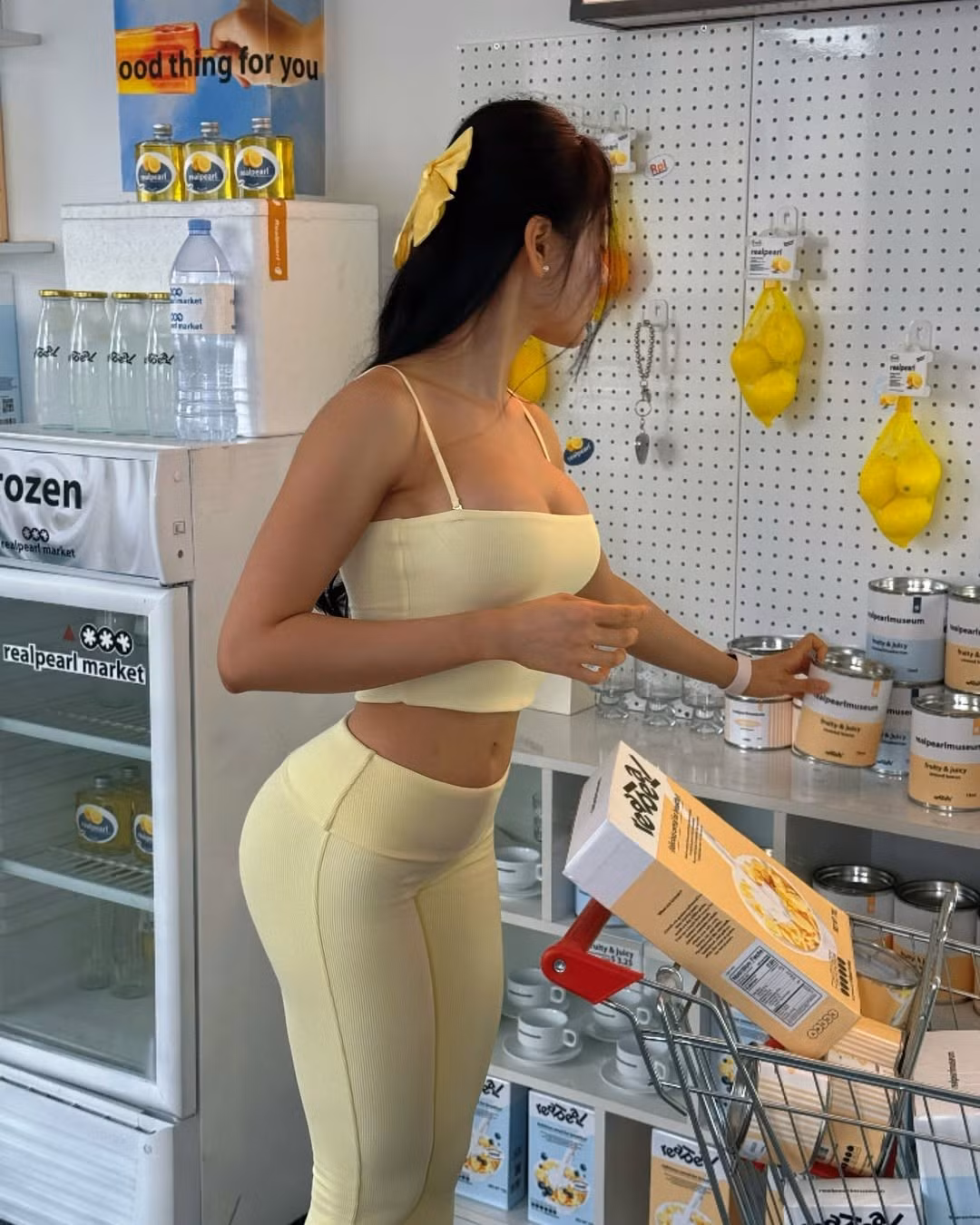 Nguyễn Phương Trang hiện là gương mặt nổi bật trong giới fitness influencer với lượng người theo dõi ngày càng tăng trên mạng xã hội. Không chỉ thường xuyên khoe dáng là thành quả tập luyện qua những bức hình, cô còn thường xuyên chia sẻ bí quyết luyện tập, chế độ ăn uống và truyền cảm hứng cho hàng ngàn người trẻ yêu thích thể hình.