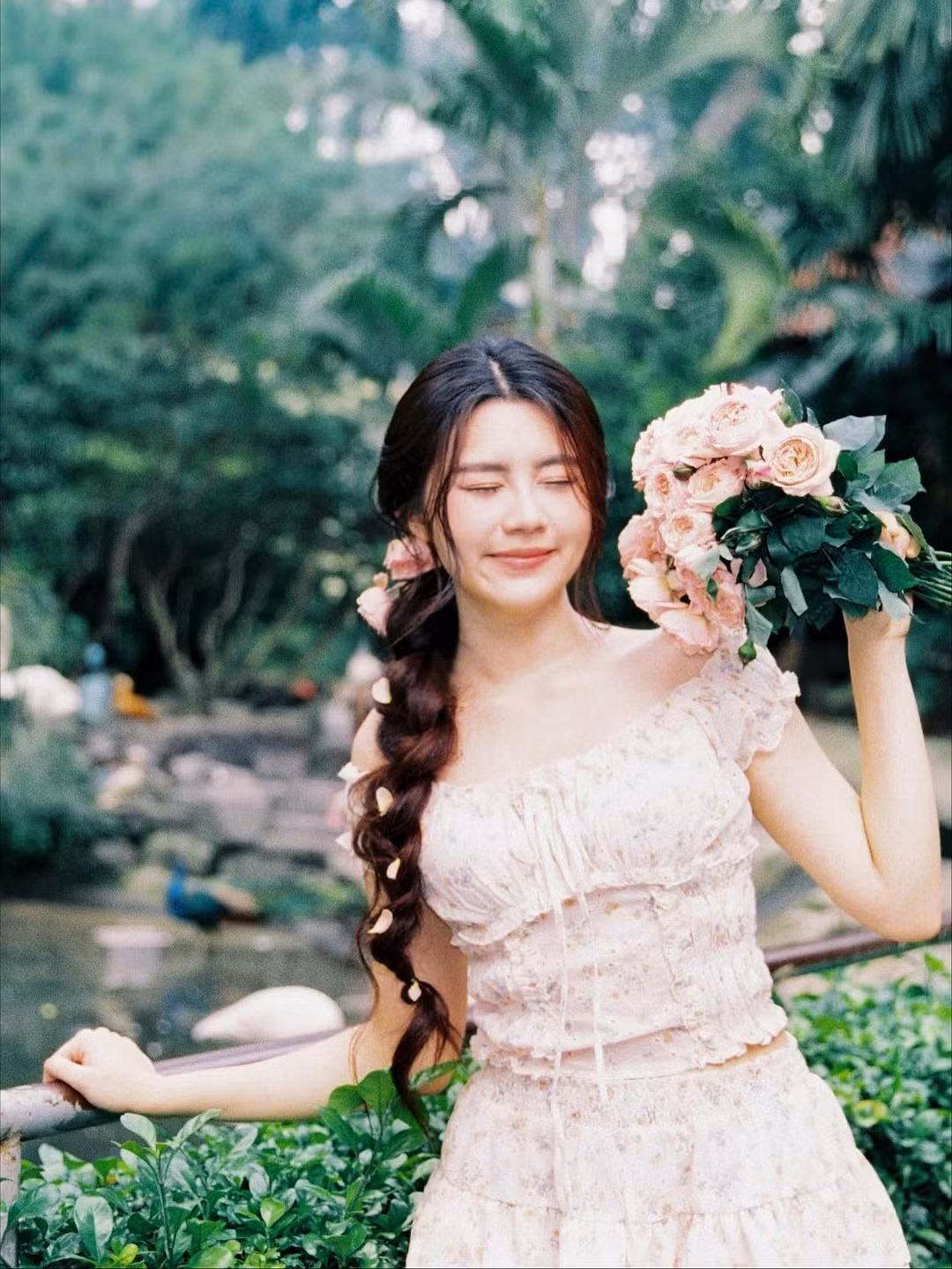 Với nhan sắc và thần thái ngày càng thăng hạng, Hạt Dẻ luôn nhận về "cơn mưa" lời khen từ cộng đồng mạng, và được kỳ vọng sẽ trở thành một mỹ nhân nổi bật nếu quyết định theo đuổi con đường nghệ thuật trong tương lai. (Ảnh: FBNV)