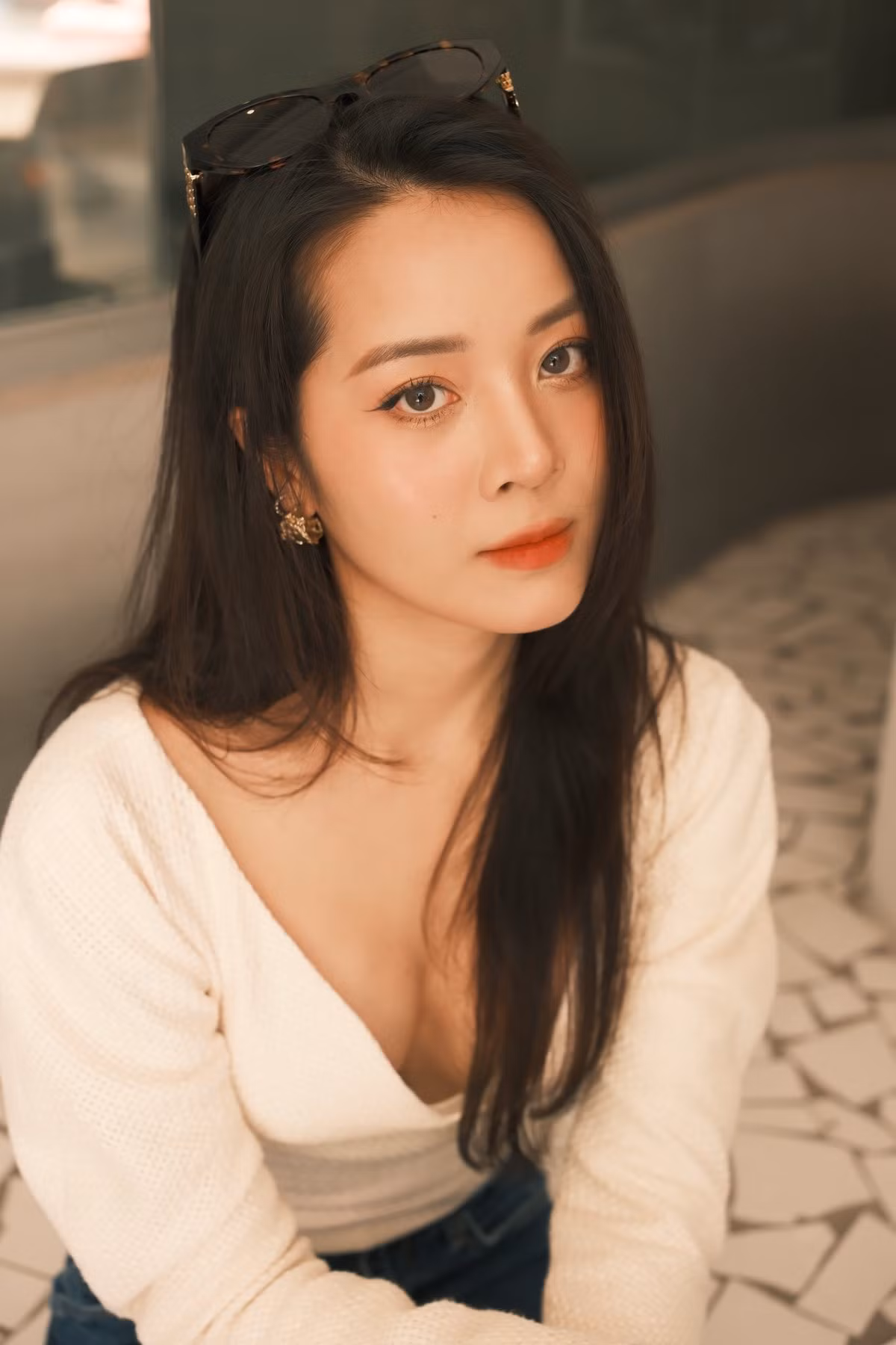 Karen Nguyễn bày tỏ niềm hy vọng rằng vai Tú trong "Dưới đáy hồ" sẽ giúp cô thoát khỏi "cái bóng" của những vai "tiểu tam" trước đây, đem đến cho khán giả ấn tượng khác chứ không bị rập khuôn trong một hình ảnh.