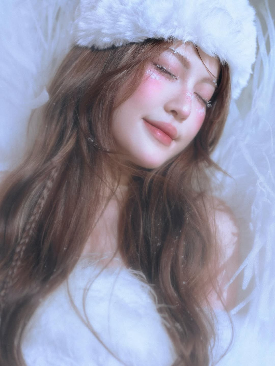 Khác với những bộ cánh dạo phố hay phong cách tiểu thư đài các thường thấy, lần này Tăng Mỹ Hàn chọn cho mình một tạo hình đầy mộng mị. (Ảnh: IGNV)