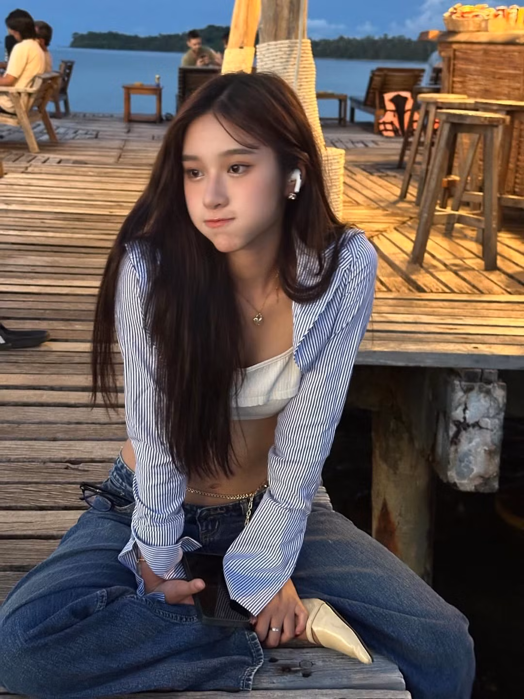 Cô nàng hiện sở hữu hơn 200.000 người theo dõi trên mạng xã hội, nơi Pamp Tarradee thường xuyên cập nhật hình ảnh đời thường và các dự án công việc. (Ảnh: IGNV)