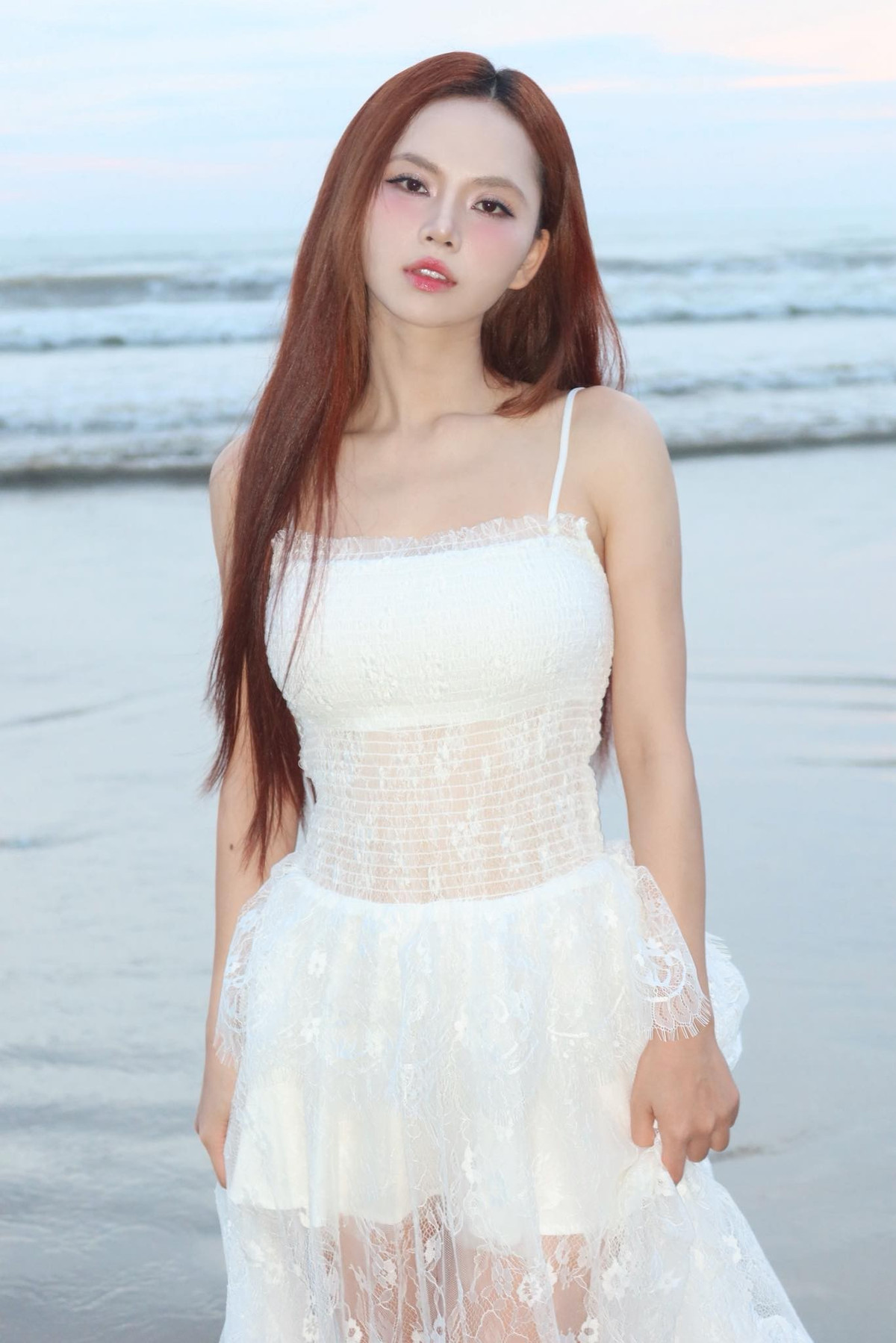 Tuy nhiên thời gian gần đây, cô nàng đã cố gắng thay đổi cả về thần thái lẫn phong cách thời trang. Mỗi lần xuất hiện của nữ ca sĩ đều nhận về nhiều lời khen ngợi từ cộng đồng mạng.