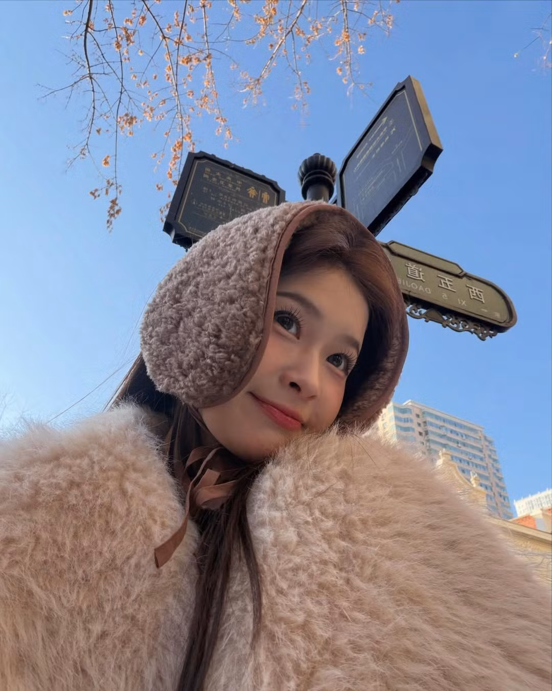 Những bức ảnh cận mặt với visual trong trẻo, trang điểm nhẹ nhàng đã nhanh chóng thu hút hàng chục nghìn lượt tương tác, cho thấy sức hút mạnh mẽ của cô nàng hot girl Gen Z này. (Ảnh: IGNV)