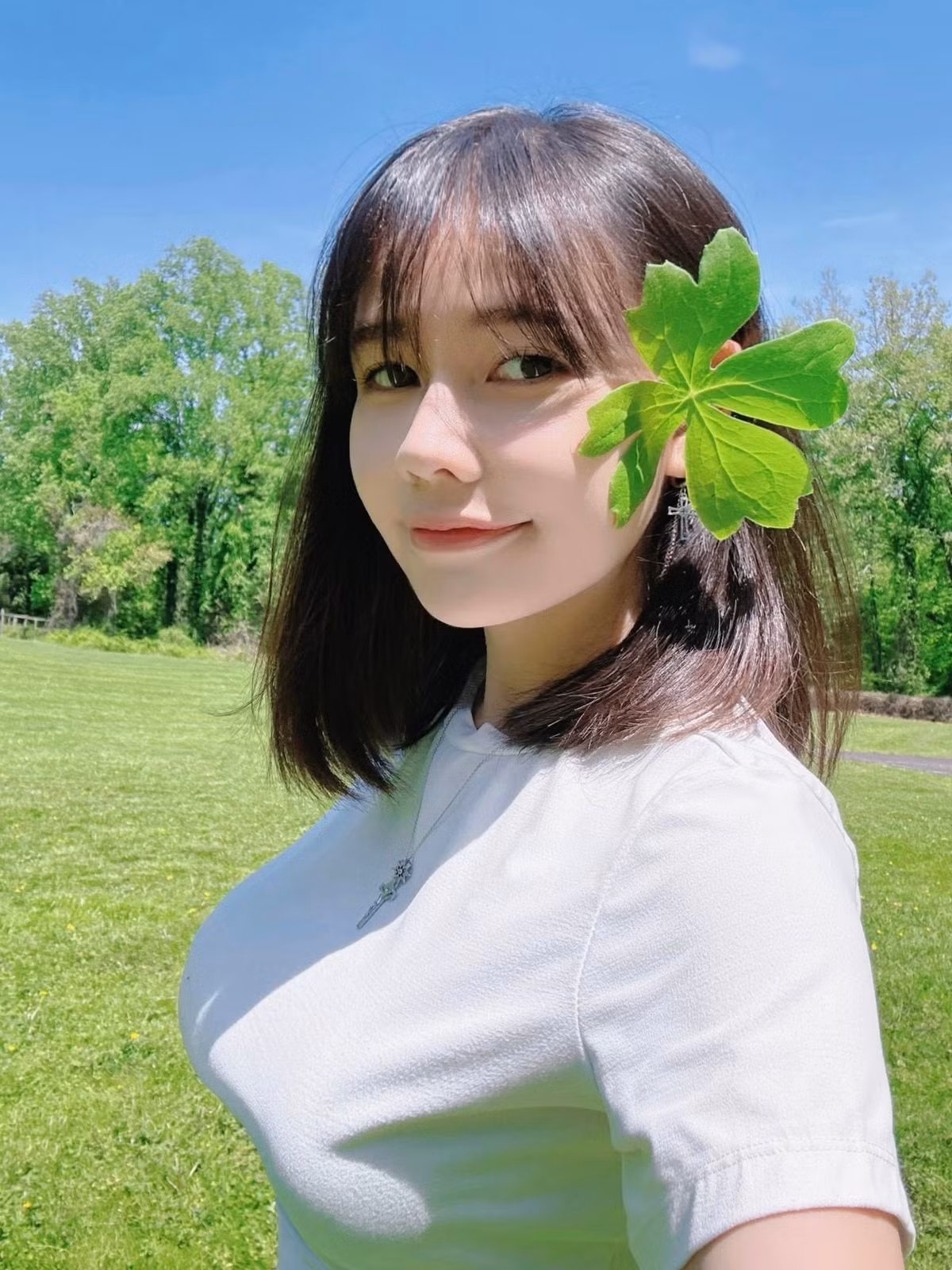 Nhiều người vô cùng thích thú với màn cosplay "bắt trend" nhanh chóng này của Arisa Nguyễn. Thậm chí, một số ý kiến hóm hỉnh cho rằng Arisa Nguyễn còn... xinh đẹp hơn "phú bà" trong game.