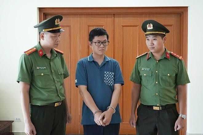 Đinh Mạnh Dũng bị bắt giữ. Ảnh: CACC.