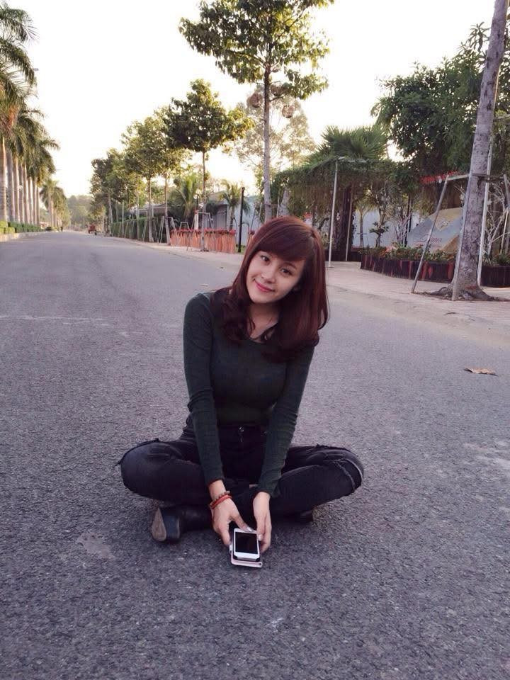 Bà Tưng, tên thật là Lê Thị Huyền Anh (sinh năm 1993), là một trong những hiện tượng mạng xã hội nổi đình nổi đám nhất của Việt Nam vào khoảng năm 2013. (Ảnh: IGNV)