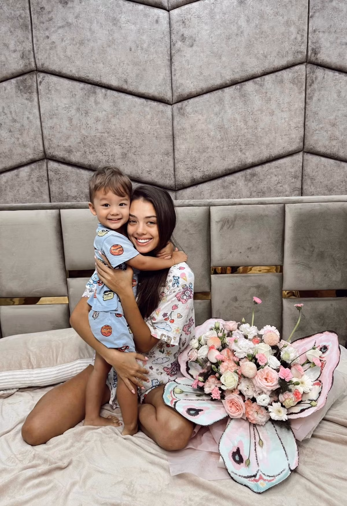 Dù đã về chung một nhà khoảng 3 năm nhưng cả hai vẫn mặn nồng như thuở mới yêu.