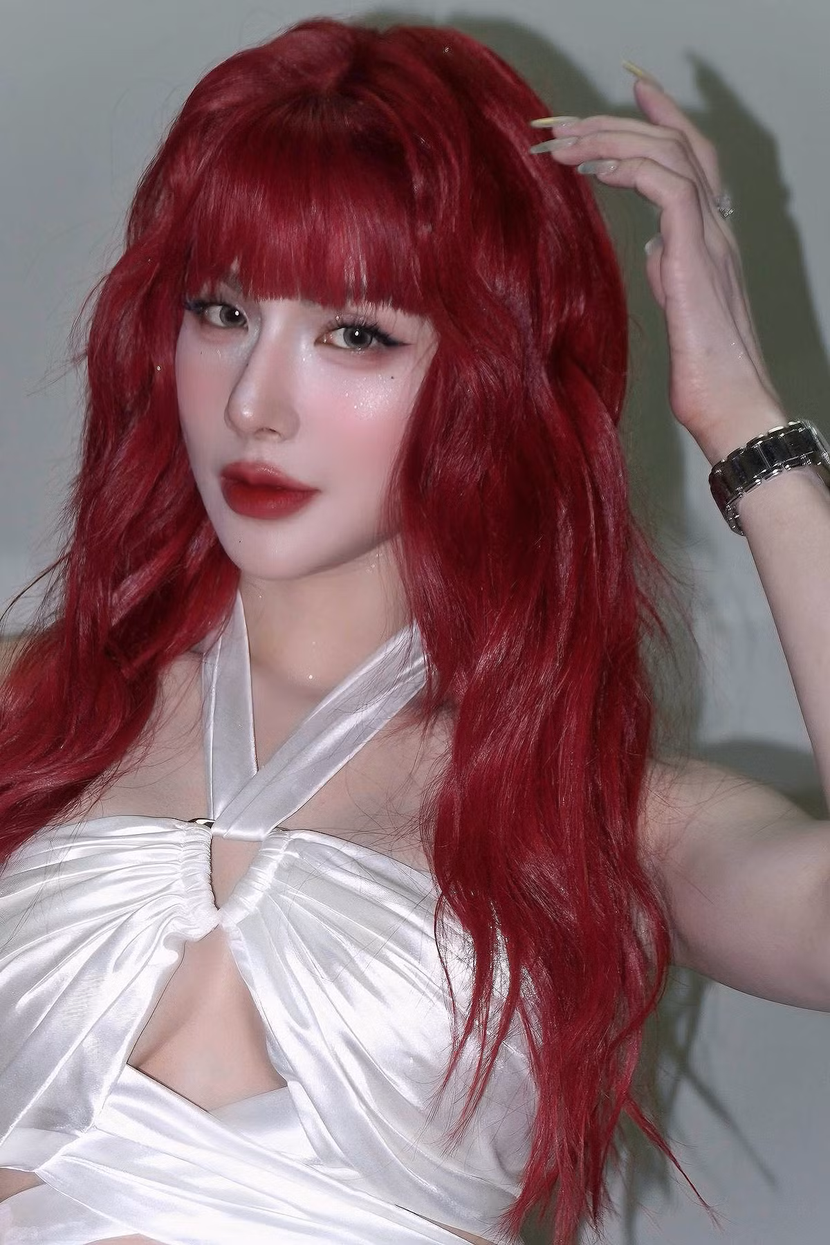 Sự trở lại này khiến fan không khỏi bàn tán và dành nhiều lời khen cho sự dũng cảm thay đổi hình ảnh của nữ ca sĩ.