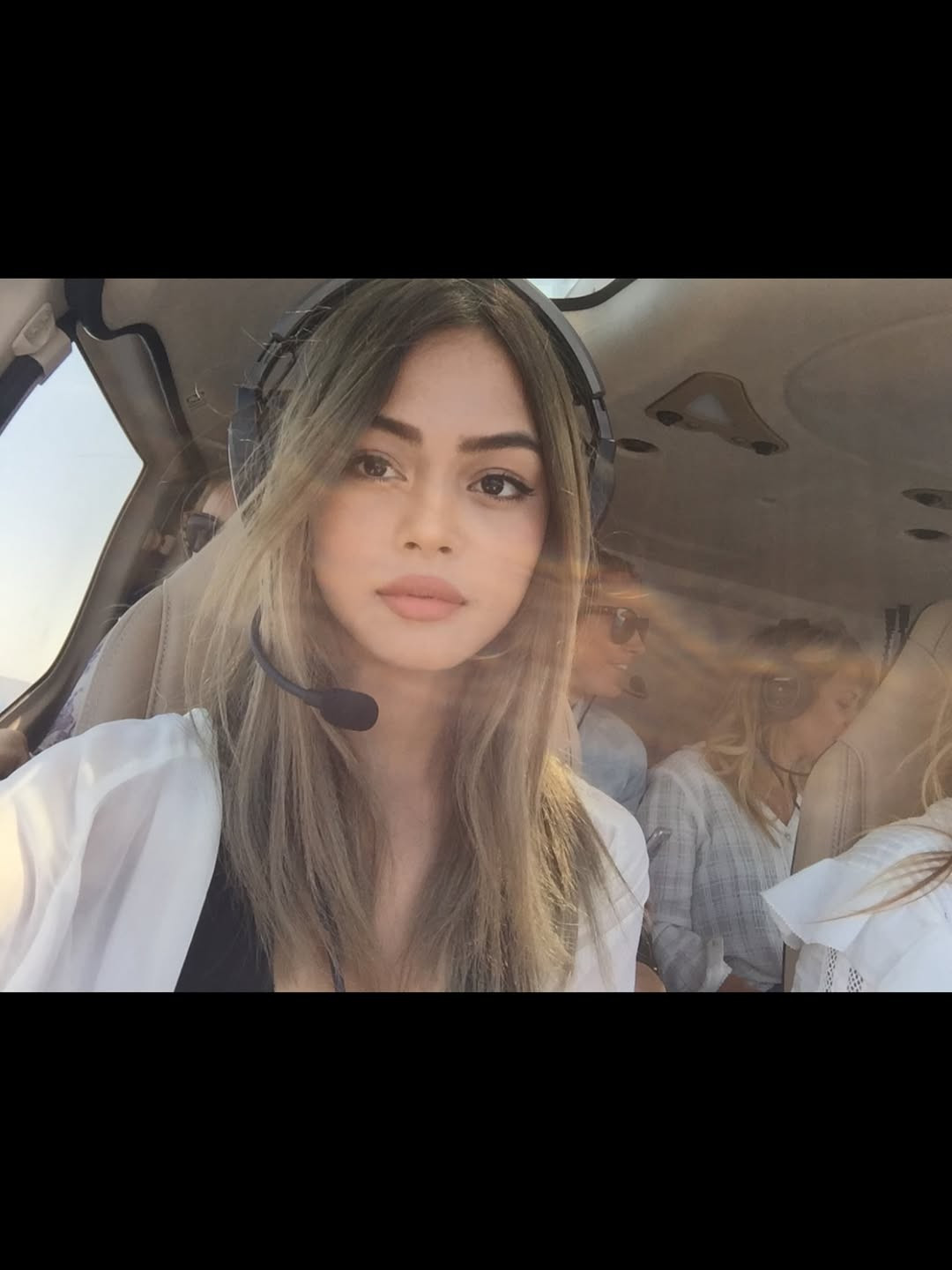 Bên cạnh đó, phong cách phóng khoáng với làn da rám nắng khỏe khoắn và lối đánh khối sắc sảo giúp Lily tạo nên "hệ tư tưởng" cho rất nhiều cô gái châu Á thời bấy giờ. (Ảnh: IGNV)