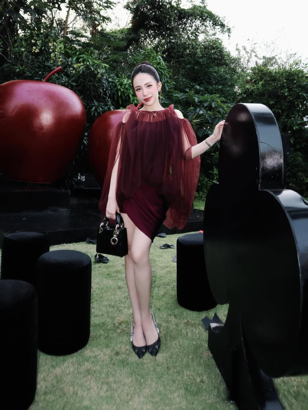 Sau 6 năm kết hôn, tổ ấm của cặp đôi đã "đủ nếp đủ tẻ" với 4 thiên thần nhỏ. Bé út Jayric vừa chào đời vào tháng 6/2025 trong sự chúc phúc của gia đình và bạn bè. (Ảnh IGNV)