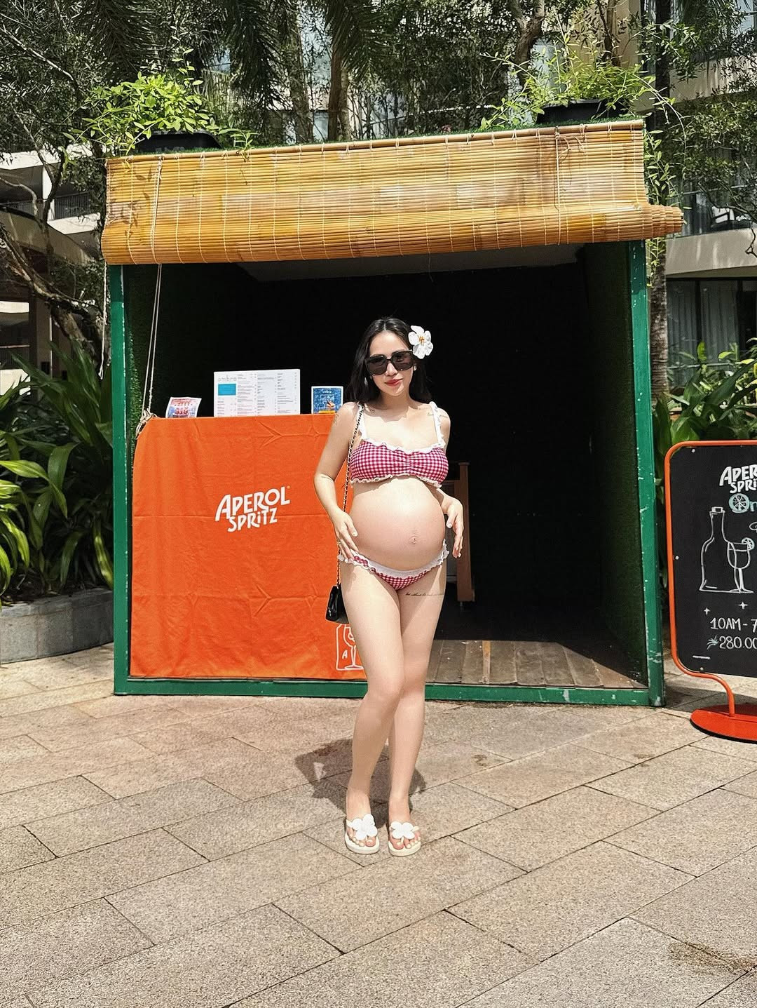 Nhiều bình luận đã bày tỏ sự ngưỡng mộ trước vẻ đẹp và sự tự tin của Joyce Phạm. Không ít người cho rằng cô là hình mẫu lý tưởng cho các mẹ bầu hiện đại, dám thể hiện bản thân và không ngại khoe vẻ đẹp tự nhiên của người phụ nữ mang thai.