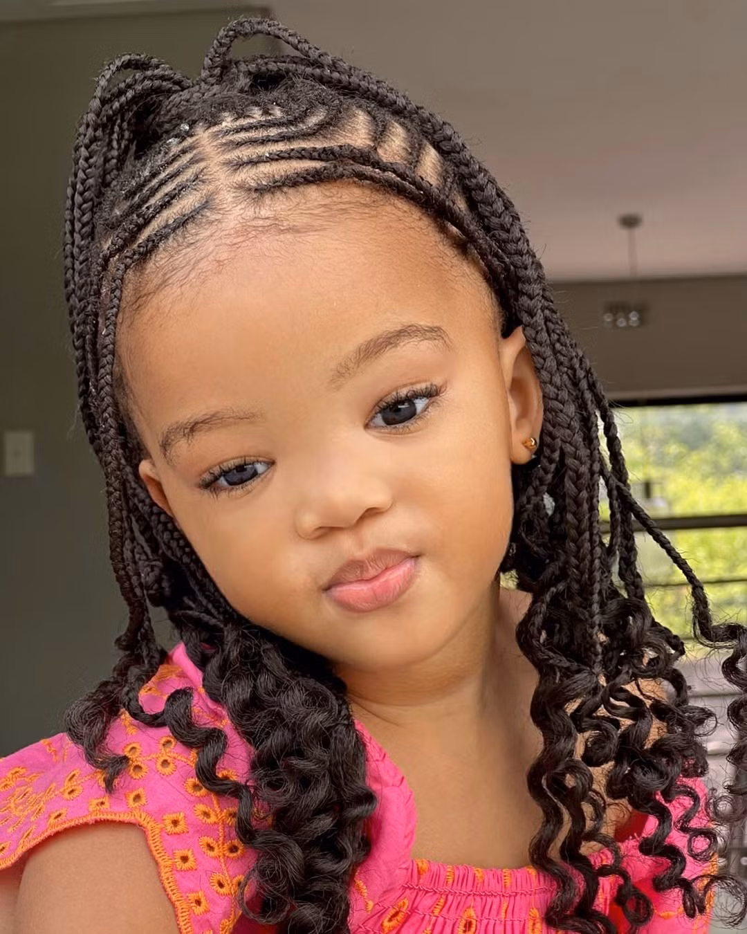 Mặc dù thông tin cá nhân của bé không được tiết lộ nhiều, tuy nhiên cô bé hiện đang là một mẫu ảnh nhí được nhiều nhãn hàng yêu thích. Sự nổi tiếng của Eva Hastibeer không chỉ mang đến niềm vui cho người hâm mộ mà còn truyền tải thông điệp tích cực về vẻ đẹp đa dạng và sự tự tin từ khi còn bé. (Ảnh: IGNV)