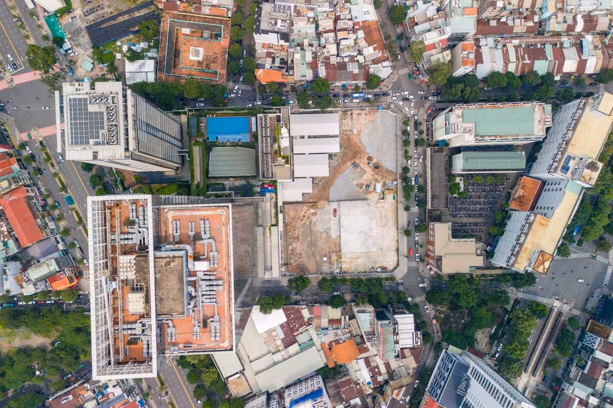 Giai đoạn 3 của Saigon Centre dự kiến phát triển thành dự án xanh tiêu biểu trên diện tích 8.623 m2, với không gian văn phòng, bán lẻ và lưu trú chất lượng cao, được thiết kế hướng đến tính bền vững và cộng đồng.