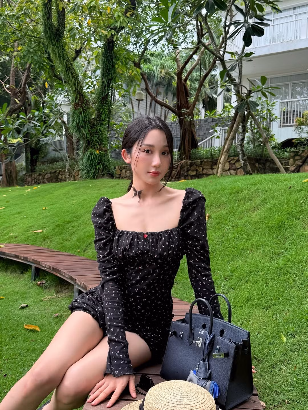 Vốn nổi tiếng với sự đa tài và cá tính riêng, Mina Young luôn biết cách làm mới hình ảnh của mình, từ một cô nàng game thủ năng động đến một "visual" đầy ấn tượng. (Ảnh: IGNV)