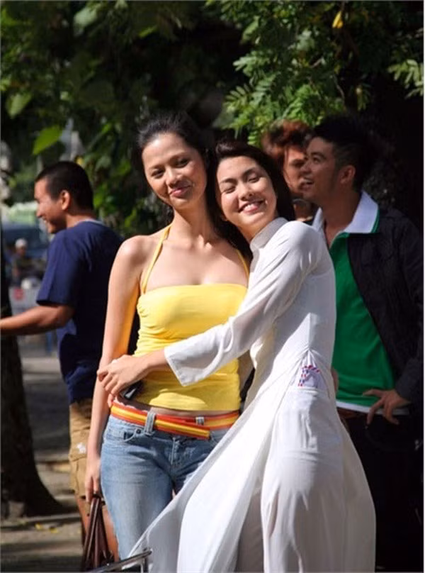 Vân Anh cách đây 16 năm là diễn viên nổi bật khi vào vai Ngọc Diệp - nhân vật phản diện khiến khán giả ghét cay ghét đắng bởi sự đanh đá, mưu mô trong "Bỗng dưng muốn khóc".