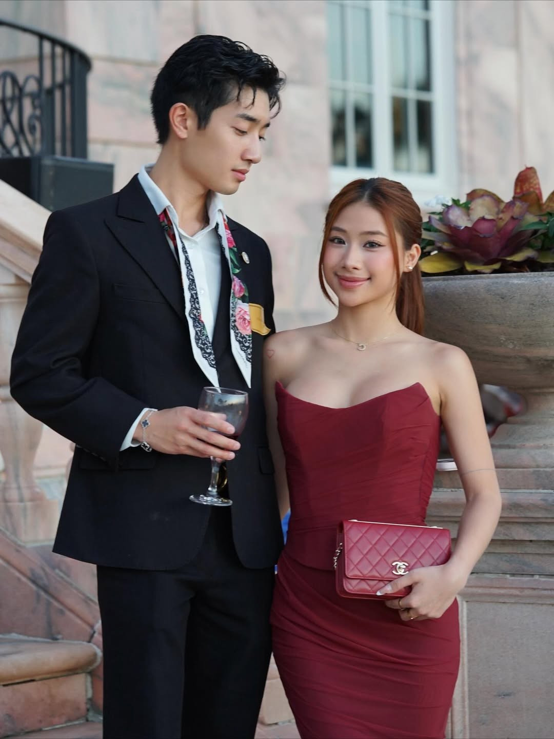 Trên trang cá nhân, Louis Phạm cũng vừa chia sẻ loạt khoảnh khắc khi cùng bạn trai xuất hiện tại một sự kiện gần đây. (Ảnh: IGNV)