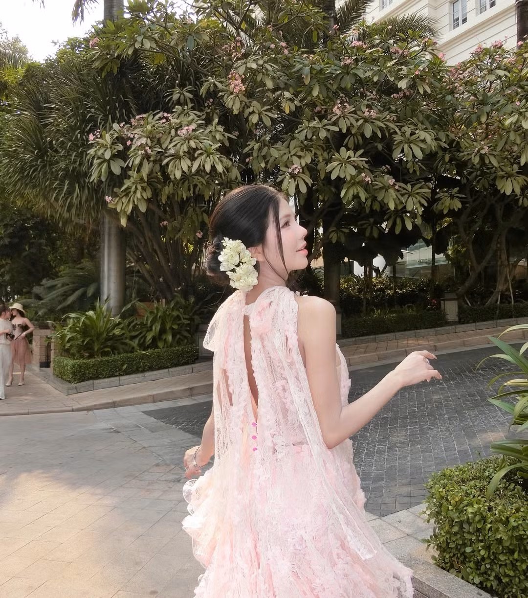 Sở hữu số đo 3 vòng lý tưởng cùng khuôn mặt xinh đẹp, Mai Dora luôn biết cách làm mới mình qua nhiều phong cách thời trang khác nhau. (Ảnh: IGNV)