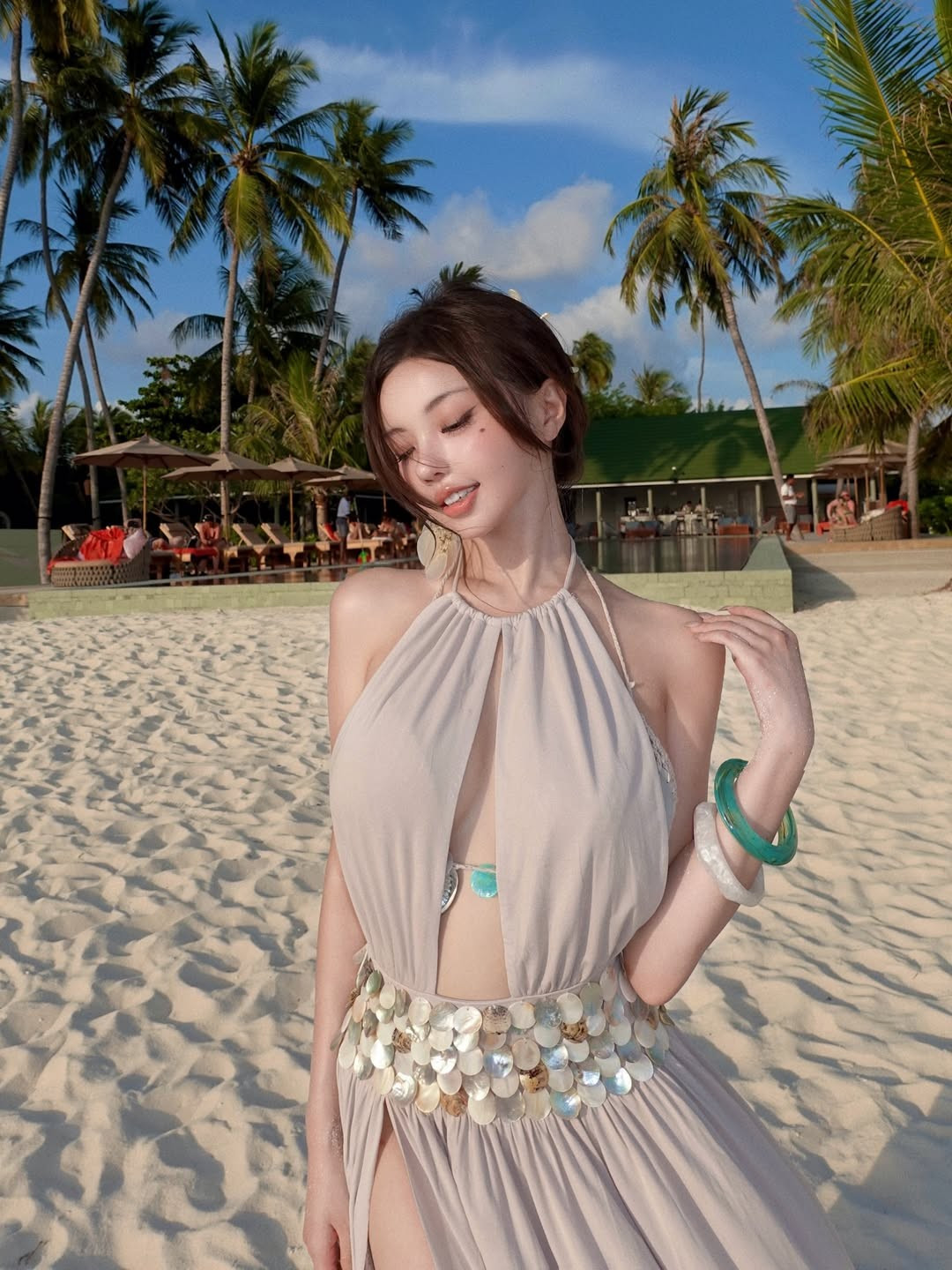 Trong các bức ảnh chụp cận mặt, đường nét thanh tú và đôi mắt to tròn của cô nàng tiếp tục khẳng định đẳng cấp của một "visual" cực phẩm, đúng như danh xưng "người đẹp như AI" mà cộng đồng fan dành tặng cô nàng. (Ảnh: IGNV)