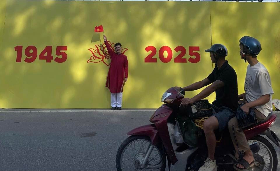 Nhiều bạn trẻ đã "tag" nhau, để cùng lên lịch đến check-in tọa độ "hot hit" này. (Ảnh: Facebook Vũ Đình Triệu)