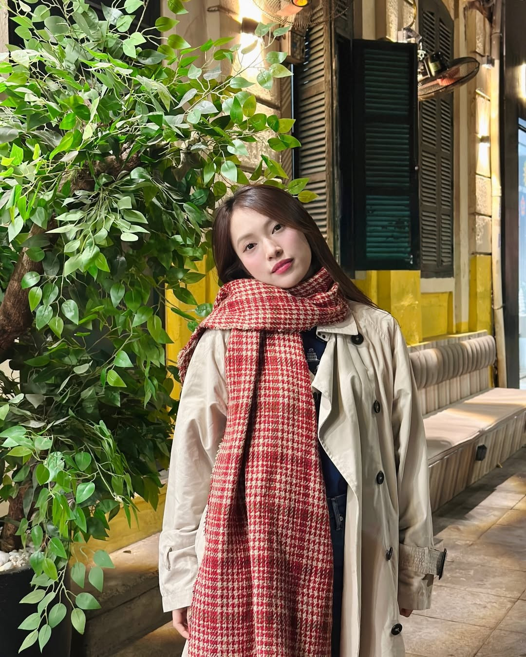 Dù là nụ cười tươi tắn đặc trưng hay những khoảnh khắc "thả dáng" dịu dàng, Khánh Vy đều toát ra nguồn năng lượng tích cực và đầy sức sống. (Ảnh: IGNV)