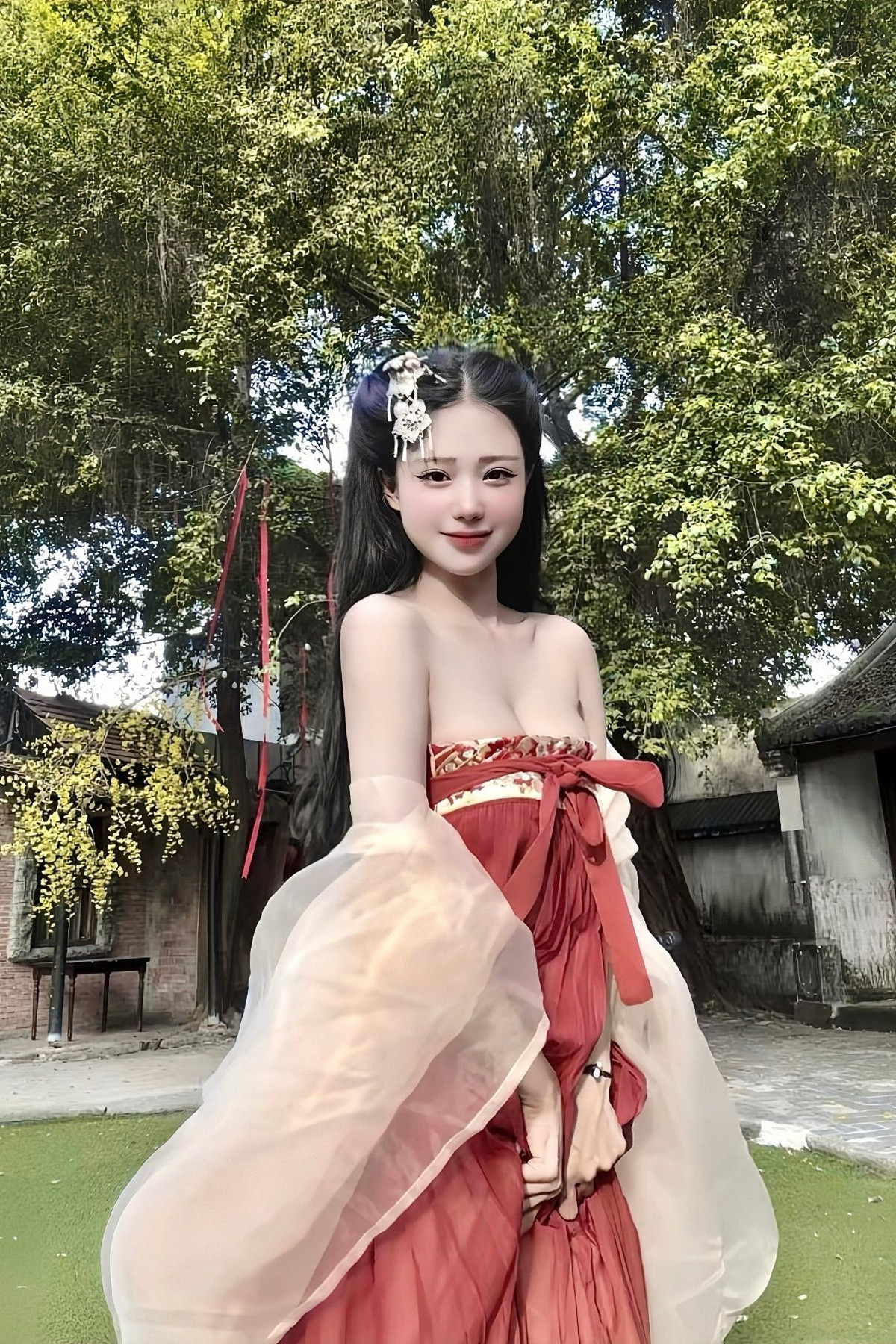 Thần thái nửa ngây thơ, nửa quyến rũ của Yugi khiến người hâm mộ phải "mê mẩn".