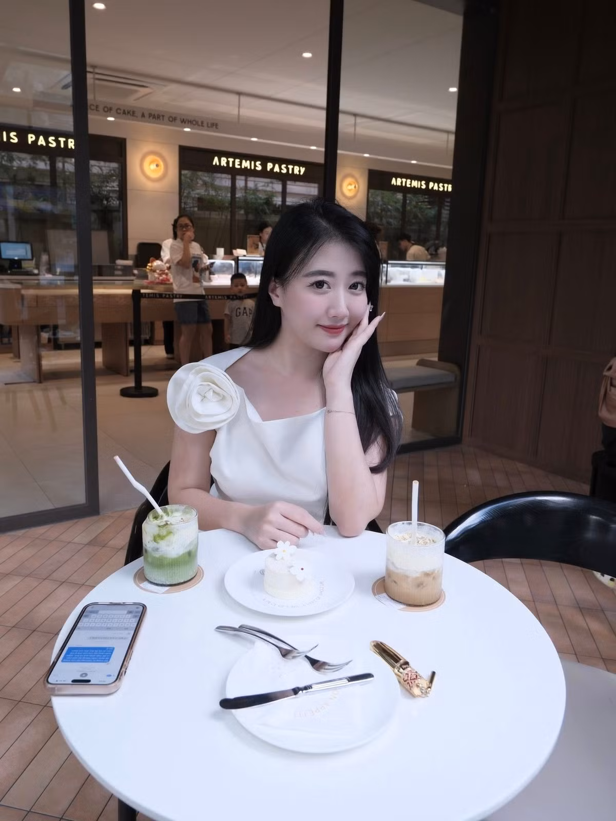 Cô thường xuyên chia sẻ kinh nghiệm học tập và văn hóa Nhật Bản, thậm chí được một trường đại học Nhật Bản mời làm diễn giả. (Ảnh: FBNV)