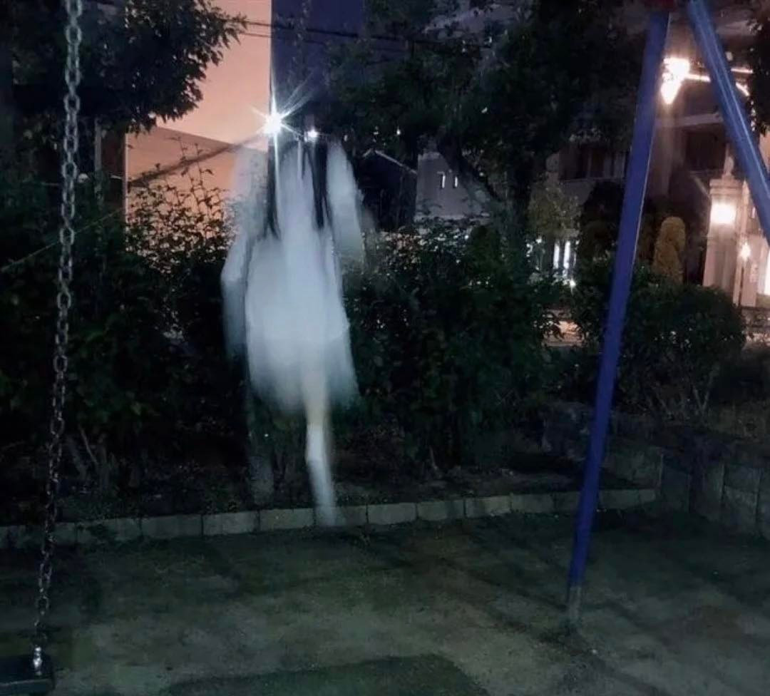 Bị người yêu chụp cho mấy tấm “đi vào lòng đất” kiểu này thì có là người hiền nhất cũng phải "bốc hỏa".