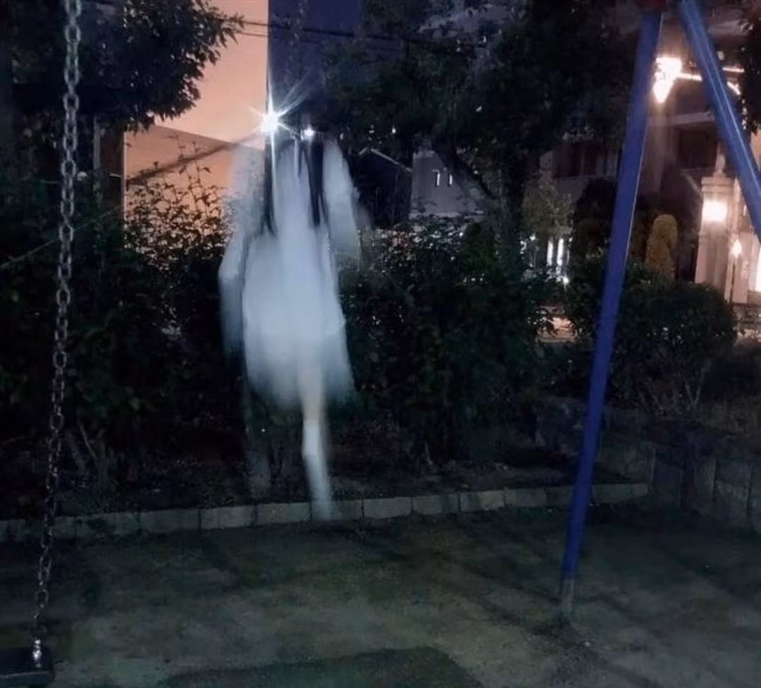 Bị người yêu chụp cho mấy tấm “đi vào lòng đất” kiểu này thì có là người hiền nhất cũng phải "bốc hỏa".